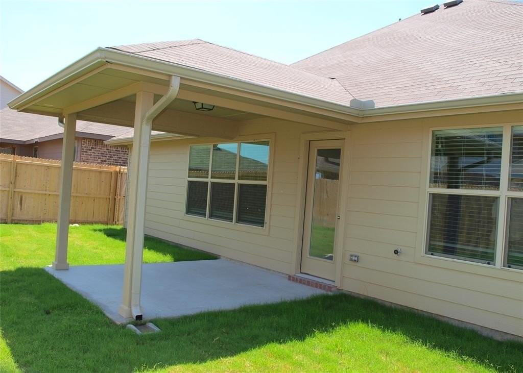 2209 Sun Creek Dr - Photo 2 of 20