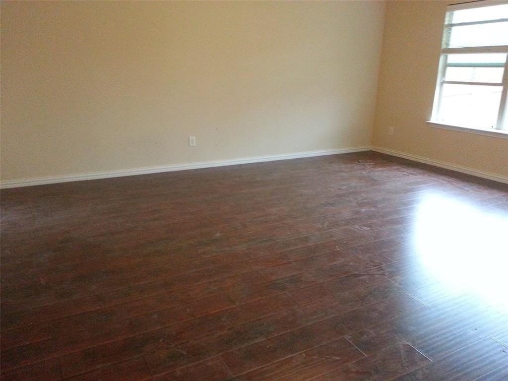 2209 Sun Creek Dr - Photo 3 of 20