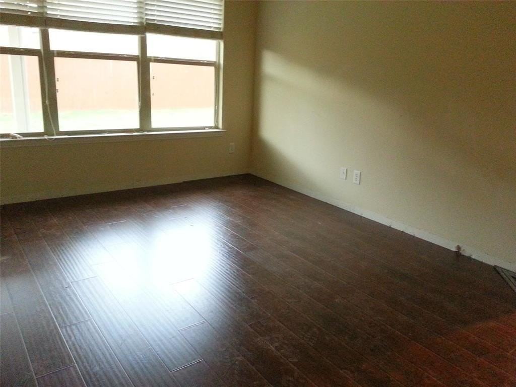 2209 Sun Creek Dr - Photo 4 of 20