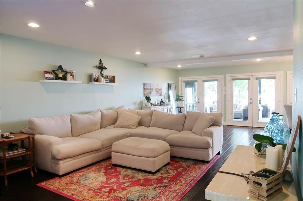 3816 Mediterranean St - Photo 4 of 33