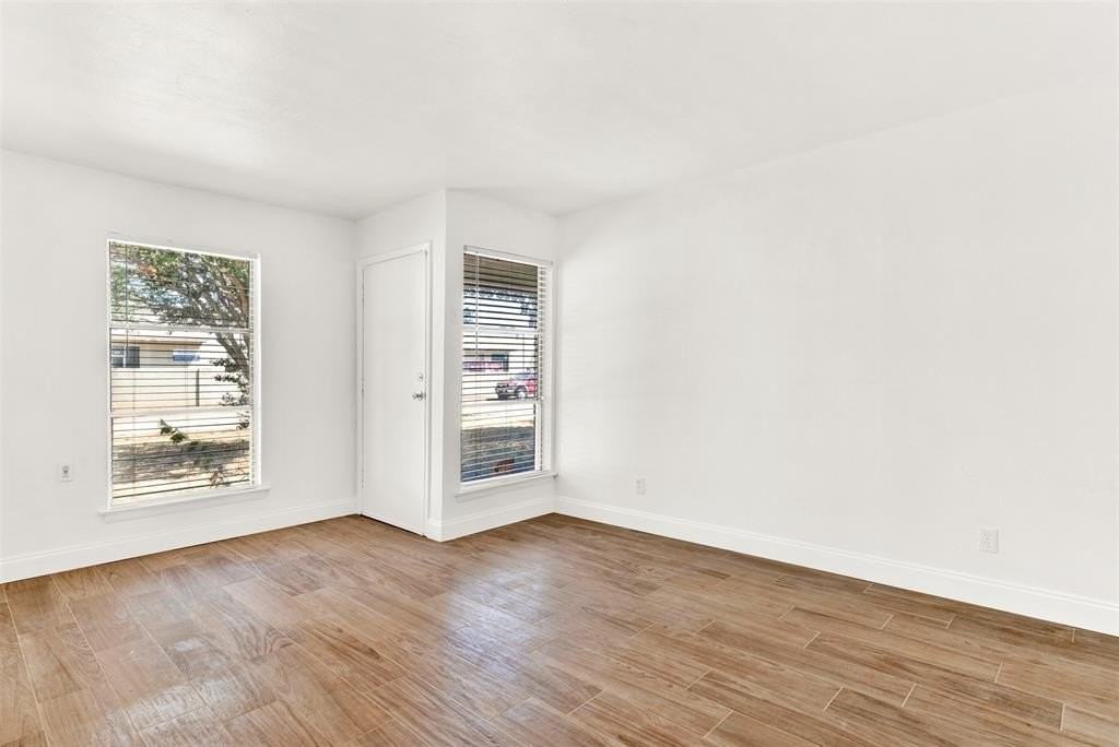 316A Hilltop Ave - Photo 4 of 12