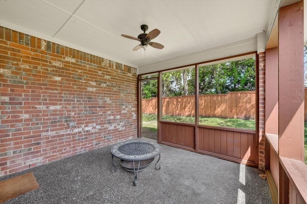 3304 Glenmore Dr - Photo 4 of 29