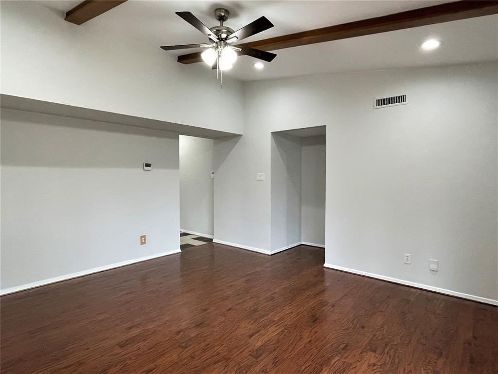 1703 Greenhaven Dr - Photo 6 of 17