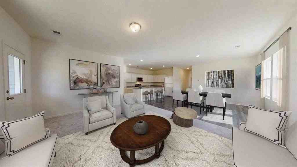 1868 Lockhart Dr - Photo 4 of 28