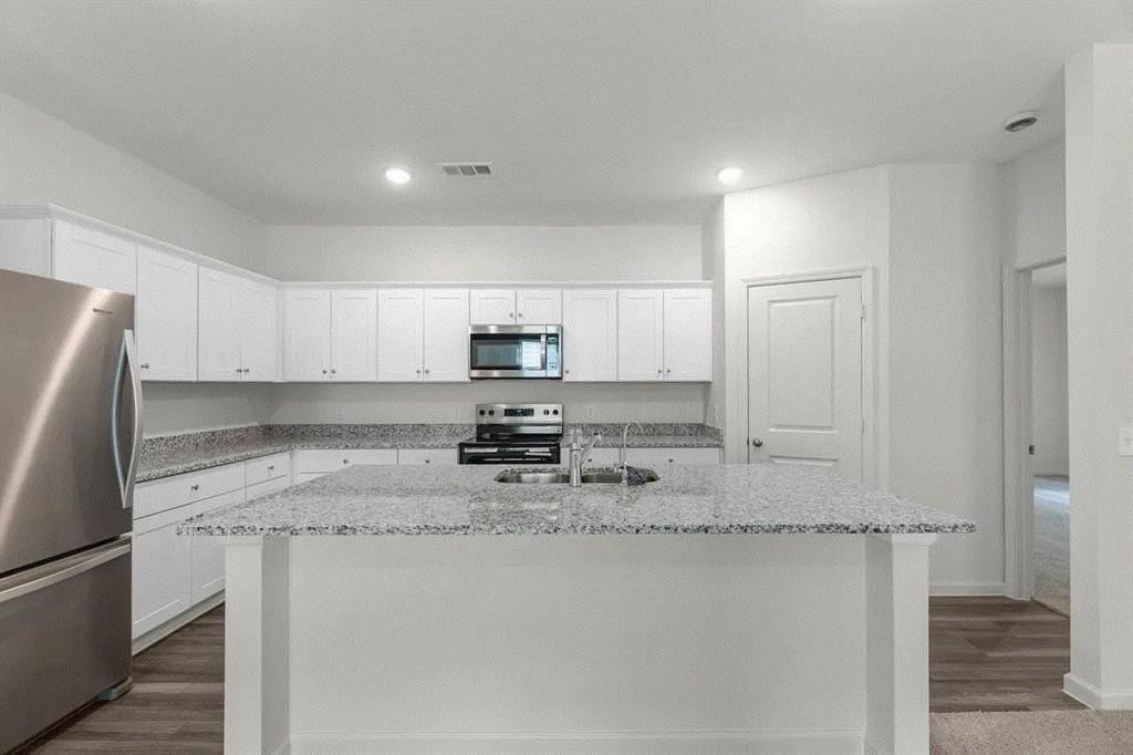 1868 Lockhart Dr - Photo 7 of 28