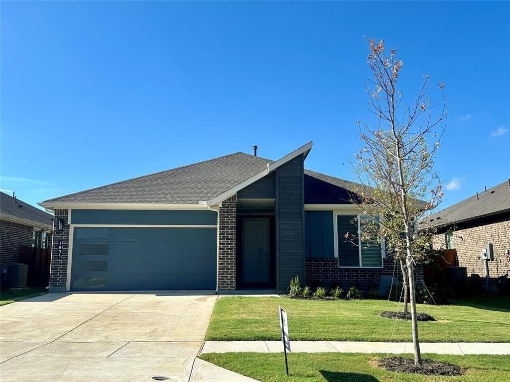 1805 Woodpecker St