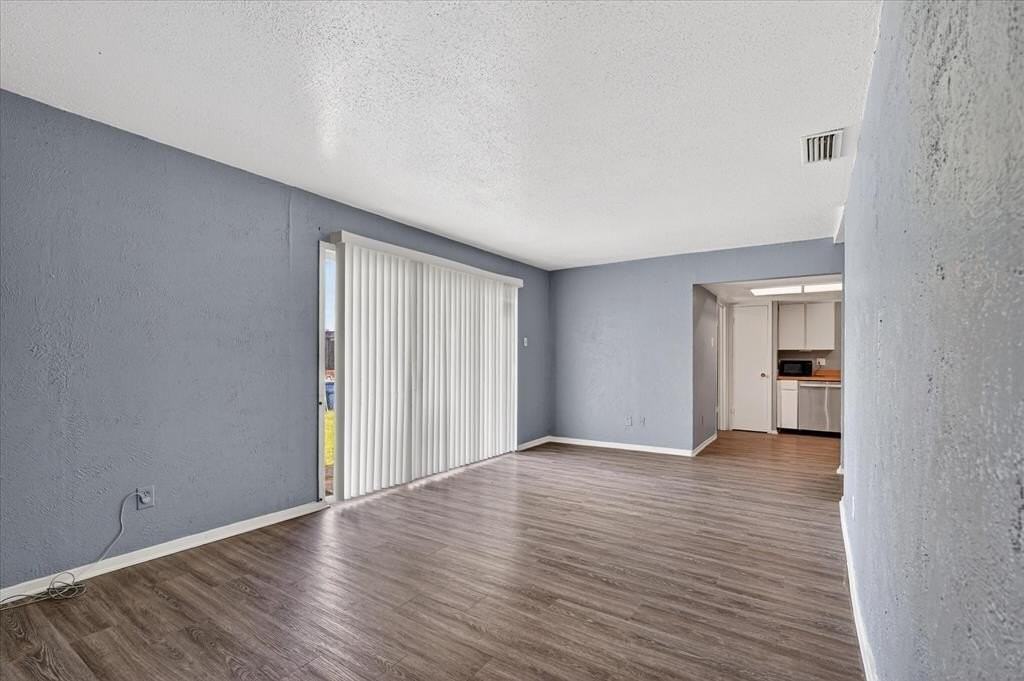 1406 Yukon Dr - Photo 2 of 27