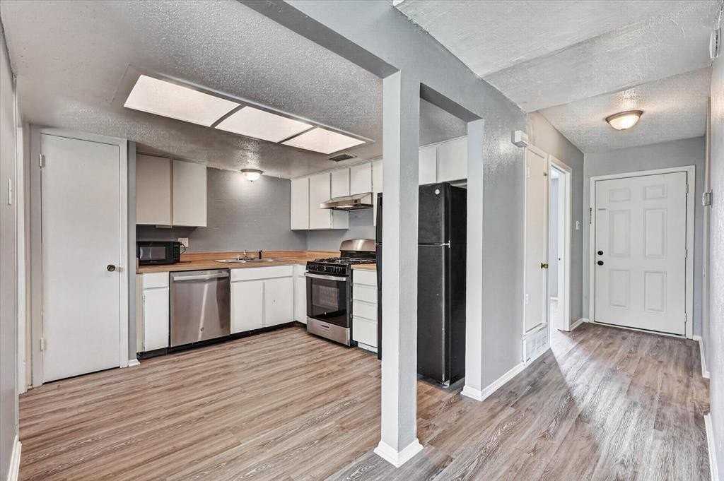 1406 Yukon Dr - Photo 3 of 27