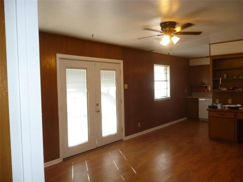 1121 Patricia Dr - Photo 5 of 8