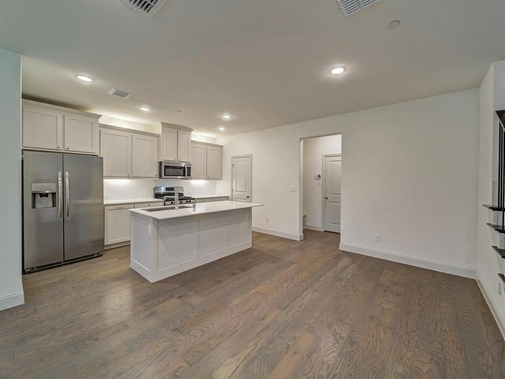 7228 Sideoats Gama St - Photo 6 of 25