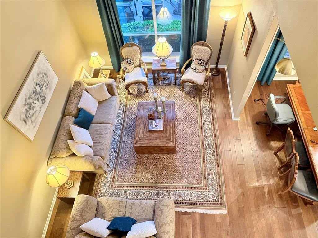 1327 Barrington Dr - Photo 5 of 24