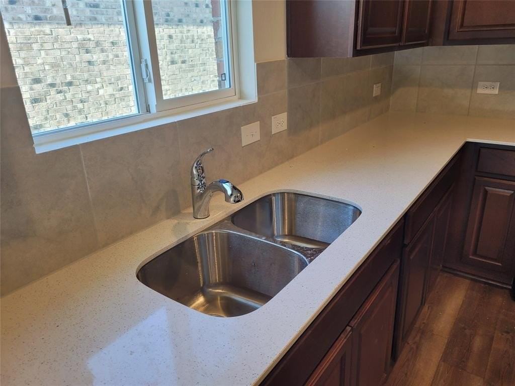 16029 Pemberly Way - Photo 5 of 19