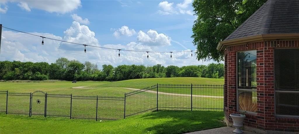 856 Merion Dr - Photo 5 of 34