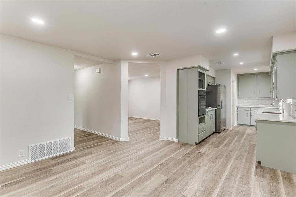 5631 Dent Rd - Photo 3 of 19