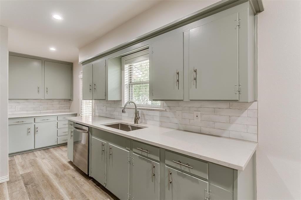 5631 Dent Rd - Photo 4 of 19