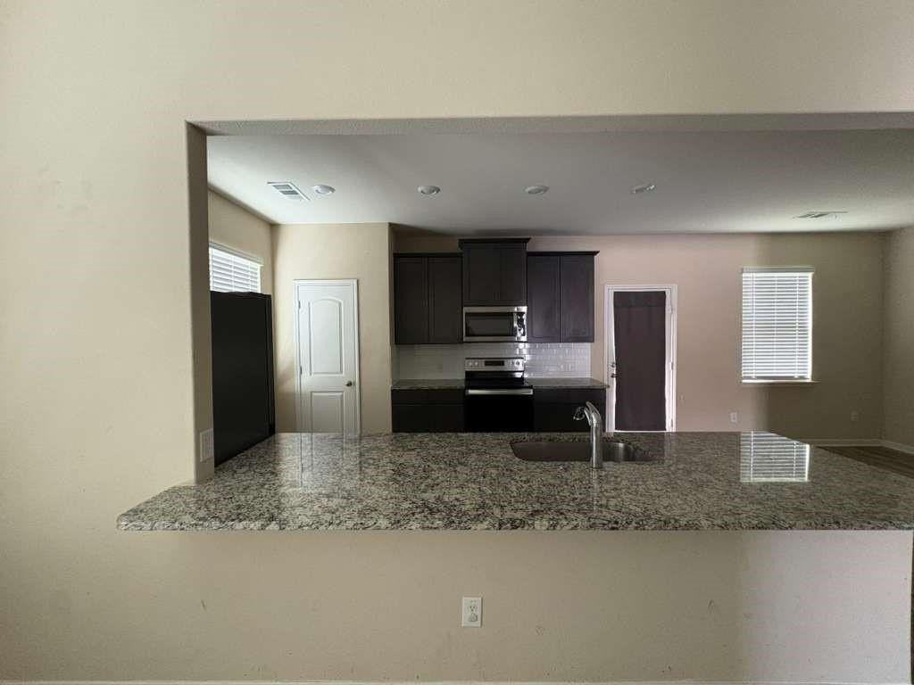 306 Golden Sands Ln - Photo 4 of 19