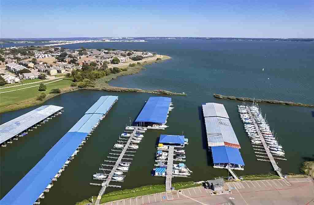 5538 Marina Dr - Photo 2 of 17