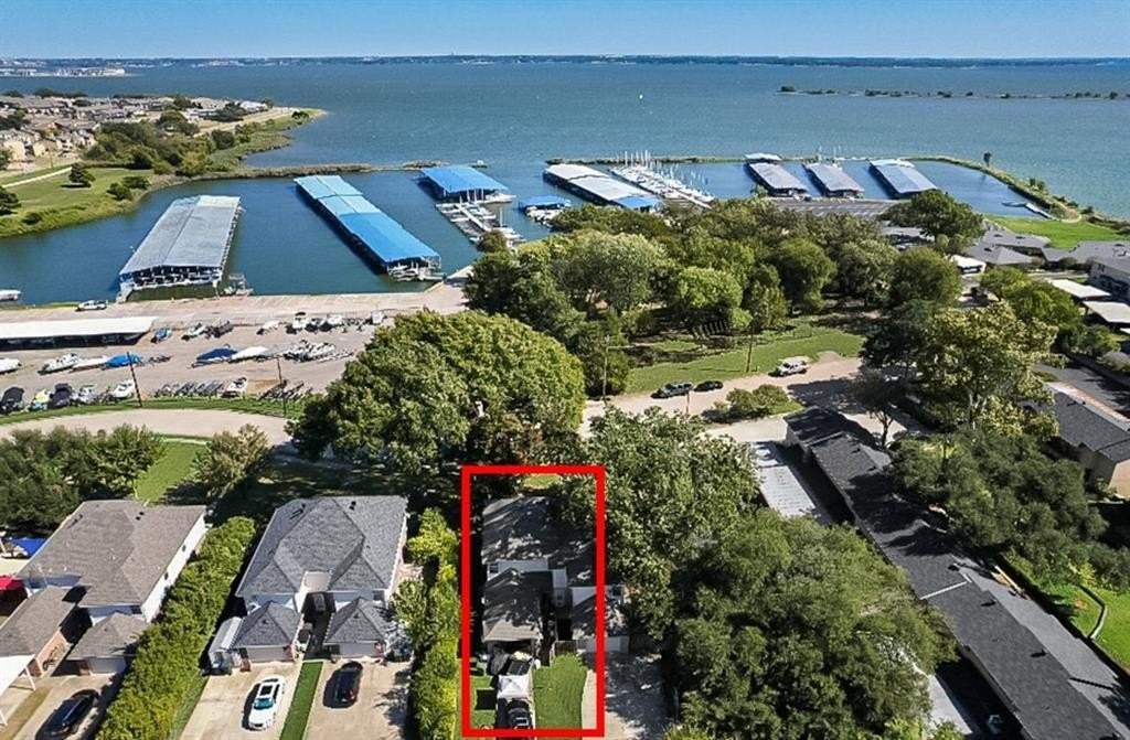 5538 Marina Dr - Photo 4 of 17