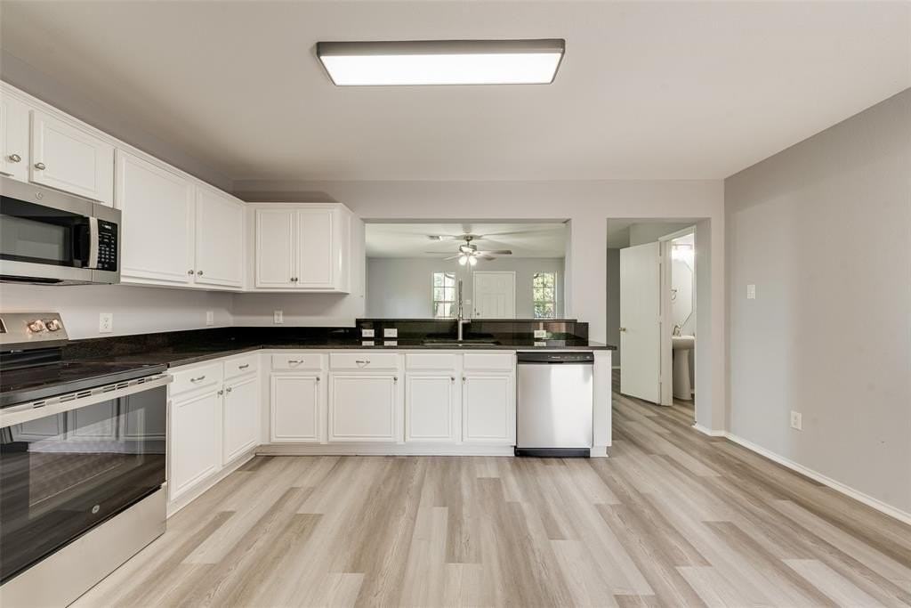 5538 Marina Dr - Photo 6 of 17