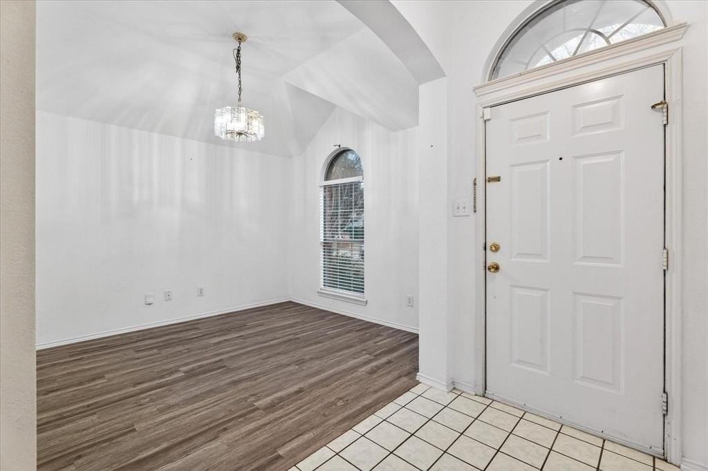 12002 Biloxi Dr - Photo 5 of 38