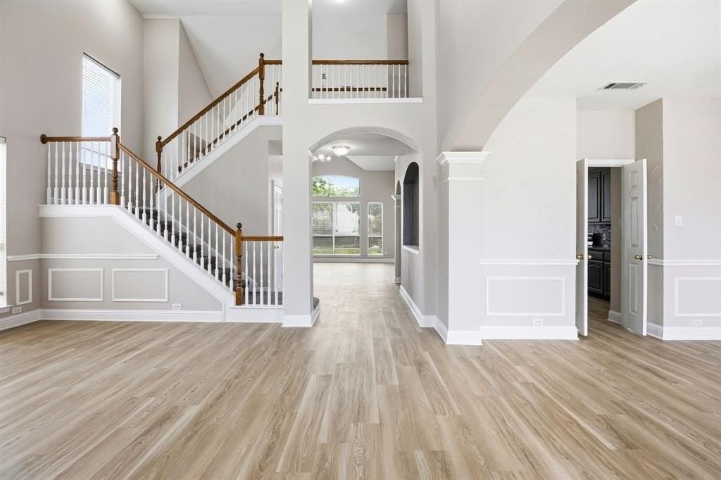 1904 Meera Ln - Photo 3 of 35