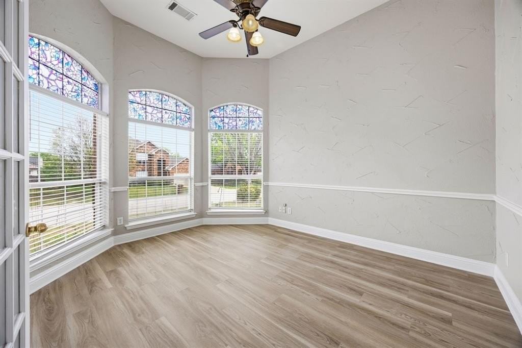 1904 Meera Ln - Photo 5 of 35