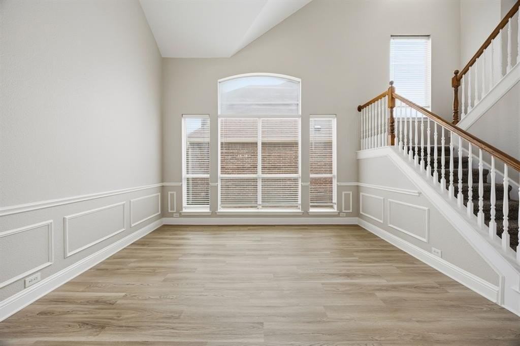 1904 Meera Ln - Photo 6 of 35