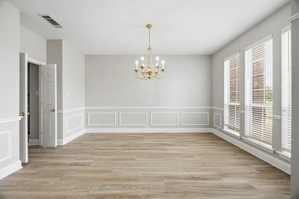 1904 Meera Ln - Photo 7 of 35