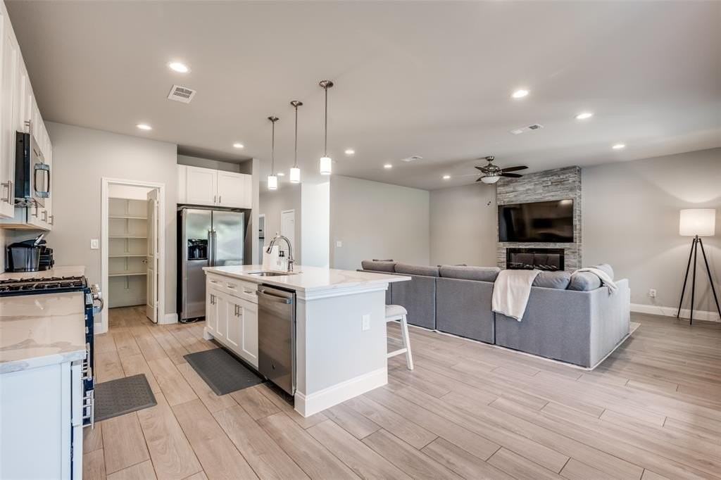 1415 Diceman Ave - Photo 7 of 20