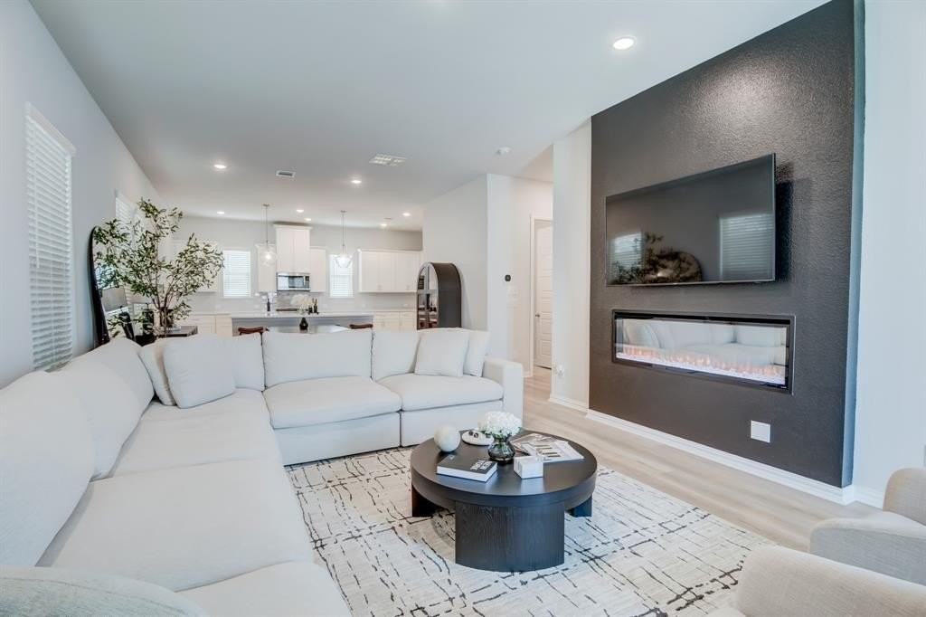 7551 Millingston Rd - Photo 4 of 34