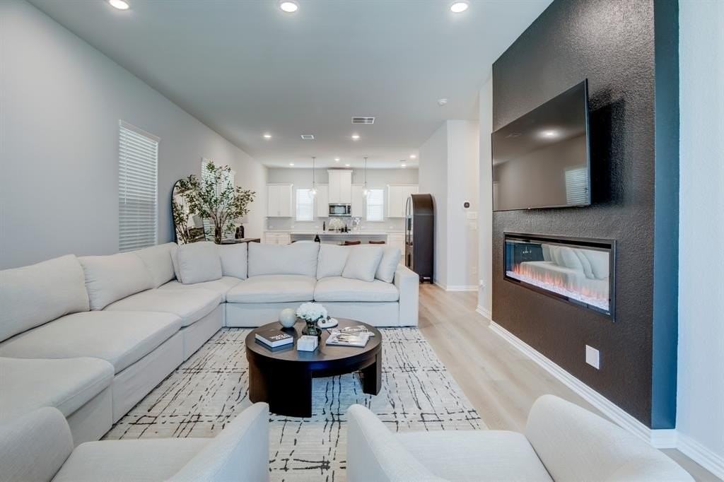 7551 Millingston Rd - Photo 5 of 34