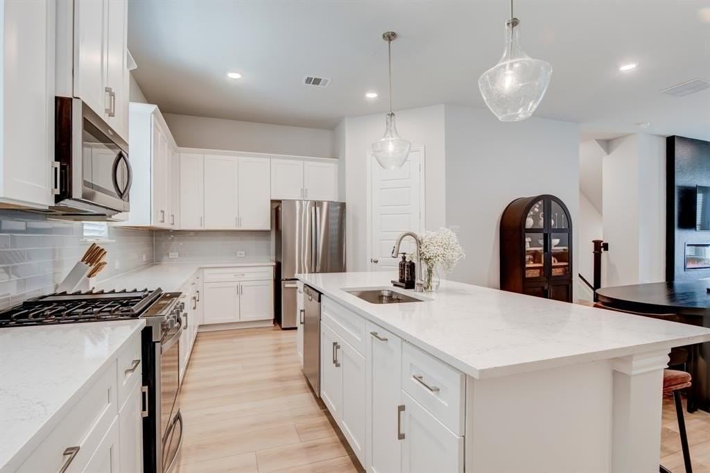 7551 Millingston Rd - Photo 7 of 34