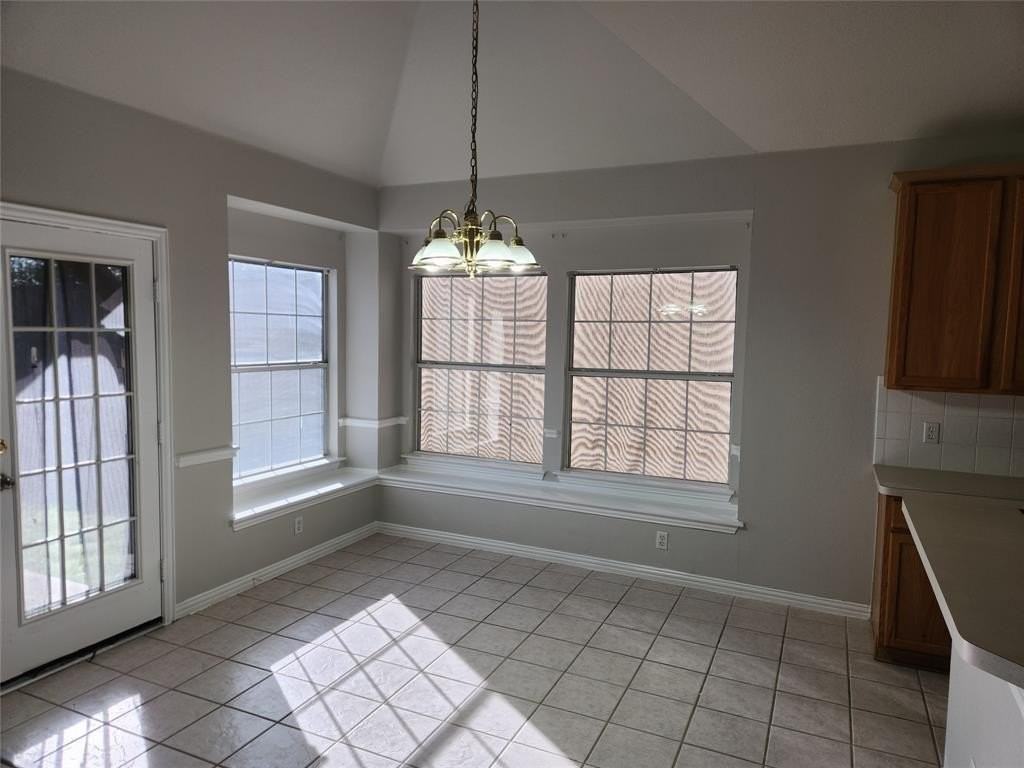 328 Ashley Pl - Photo 4 of 23