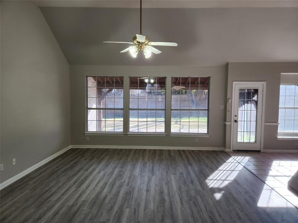 328 Ashley Pl - Photo 6 of 23