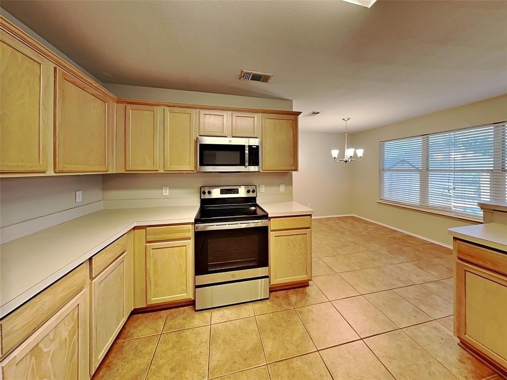 1804 Saint Nevis Dr - Photo 3 of 15