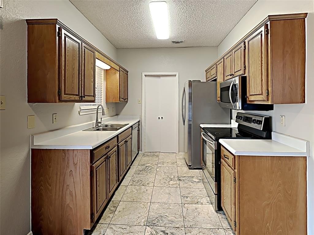 7764 Creekview Dr - Photo 2 of 15