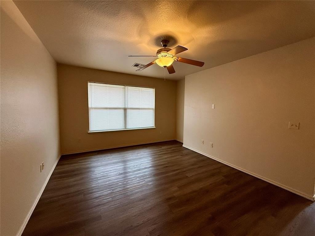 5 Lombardy Pl - Photo 3 of 14