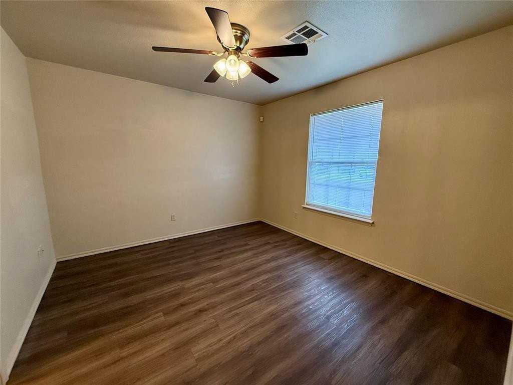 5 Lombardy Pl - Photo 6 of 14