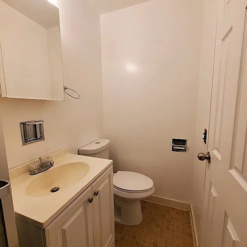 152 E 46th St #3S - Photo 5 of 8