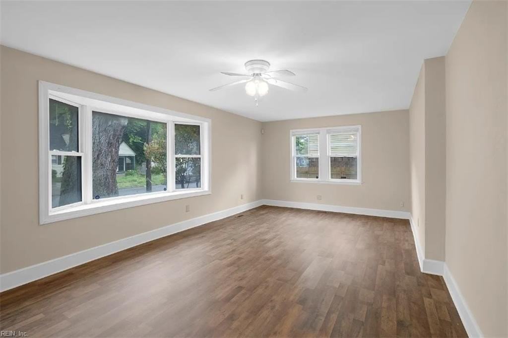 6261 Alexander St - Photo 4 of 19