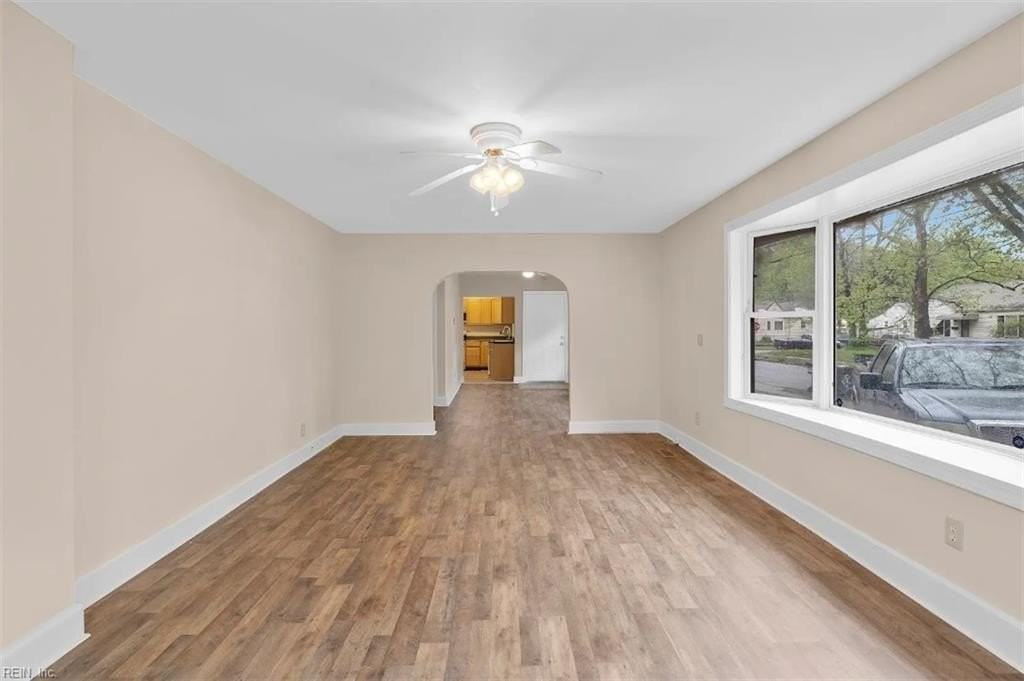 6261 Alexander St - Photo 6 of 19