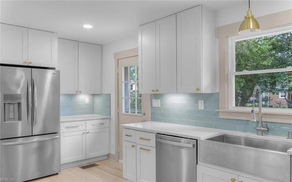 4812 Bromfield Ave - Photo 5 of 42