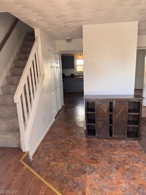 726 Wolftrap Ln - Photo 7 of 46