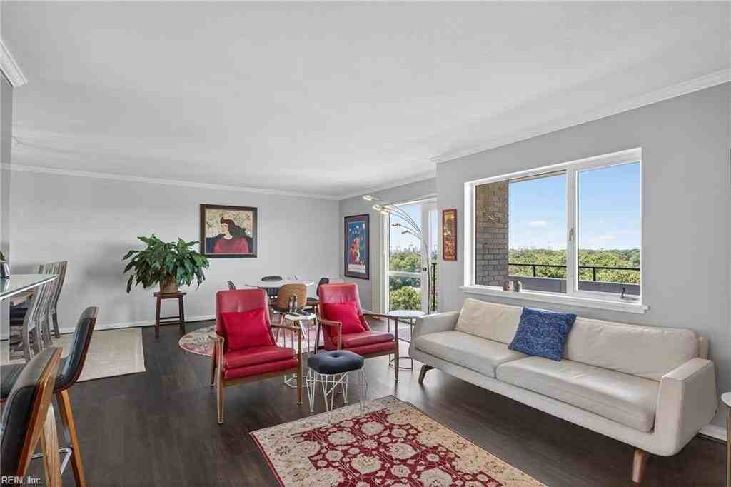 7320 Glenroie Ave #10E - Photo 7 of 49