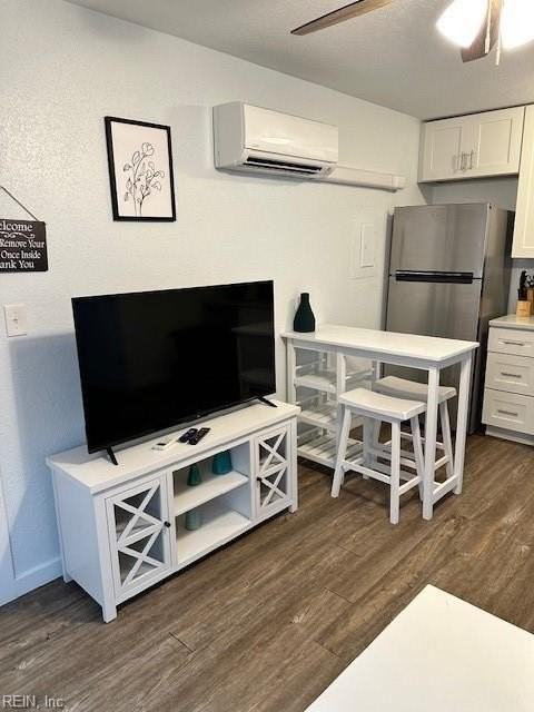 1500 W Ocean View Ave #A - Photo 4 of 9