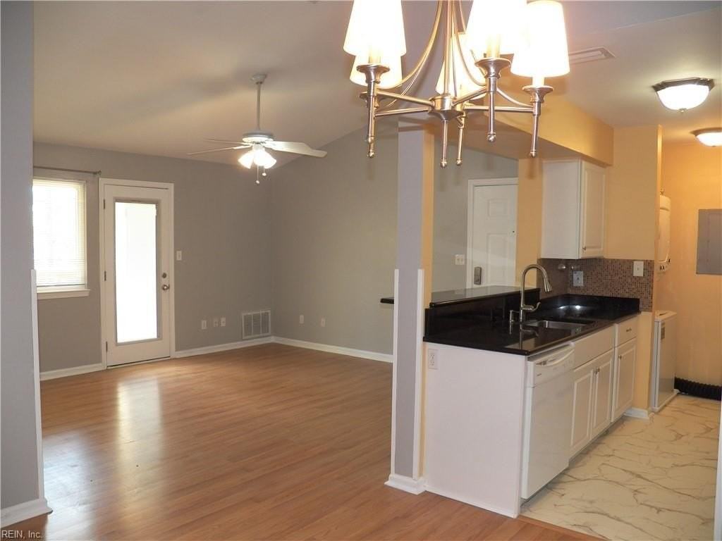 12663 Daybreak Cir - Photo 6 of 39