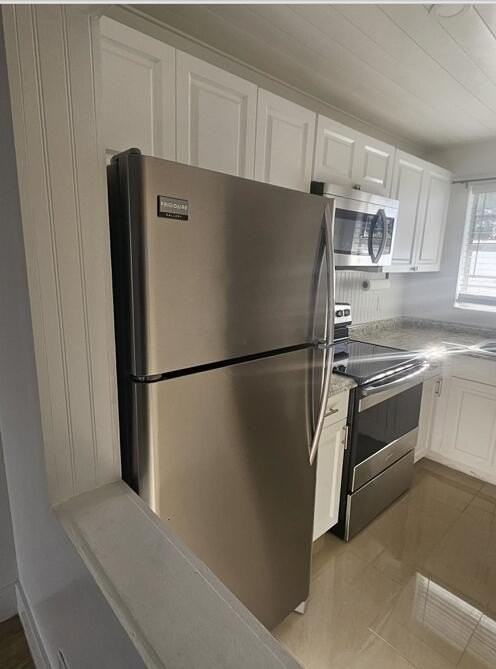 1630 Embassy Dr #105 - Photo 7 of 14