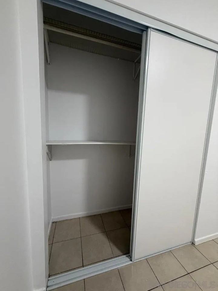 350 E Washington Ave Apt B - Photo 7 of 7