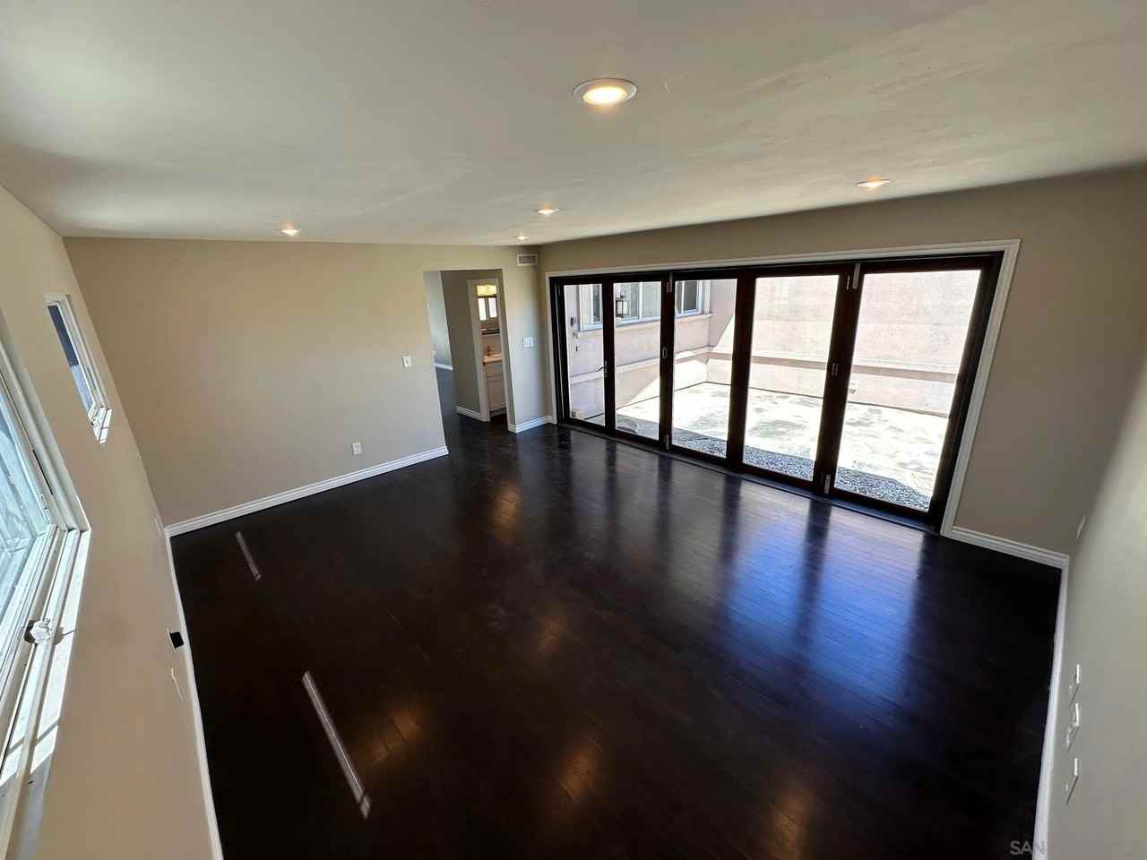 6940 Beagle St - Photo 6 of 50