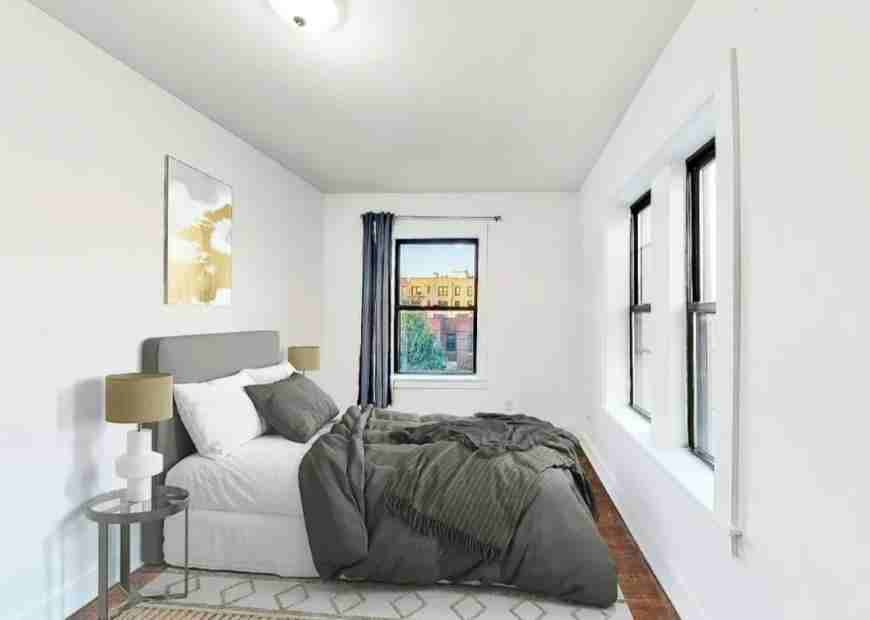 2504 44th St - Photo 3 of 5